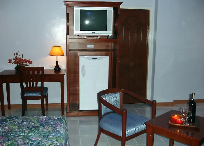Pacific Breeze Hotel And Resort