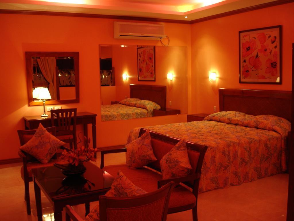 Pacific Breeze And Hotel 3*