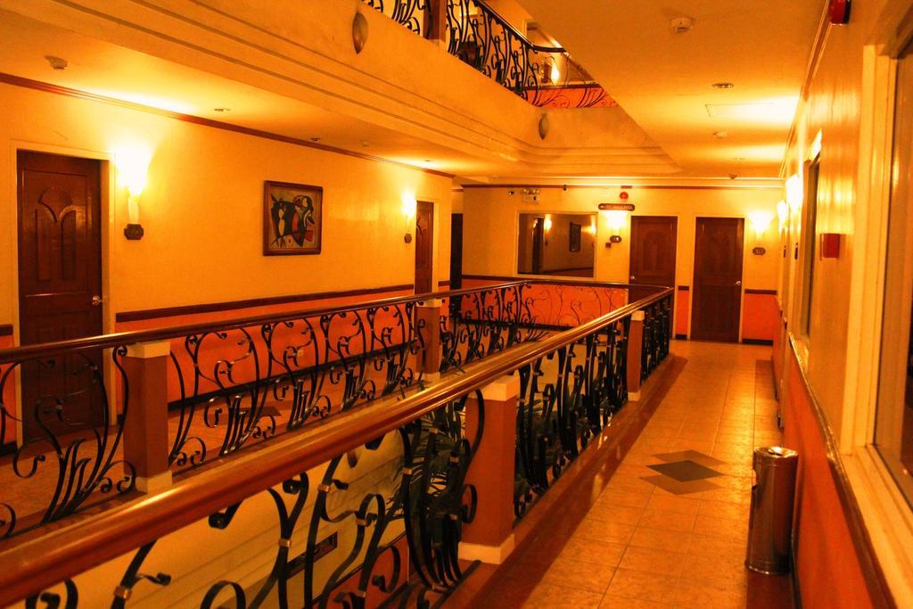 Hotel Pacific Breeze And