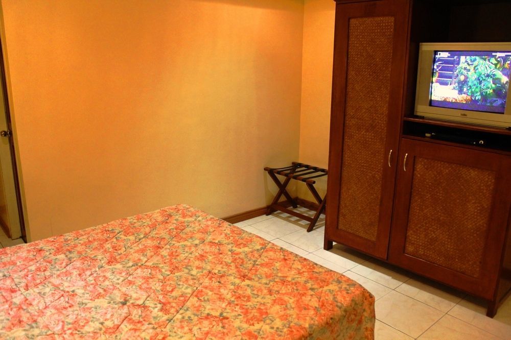 Hotel Pacific Breeze And Angeles
