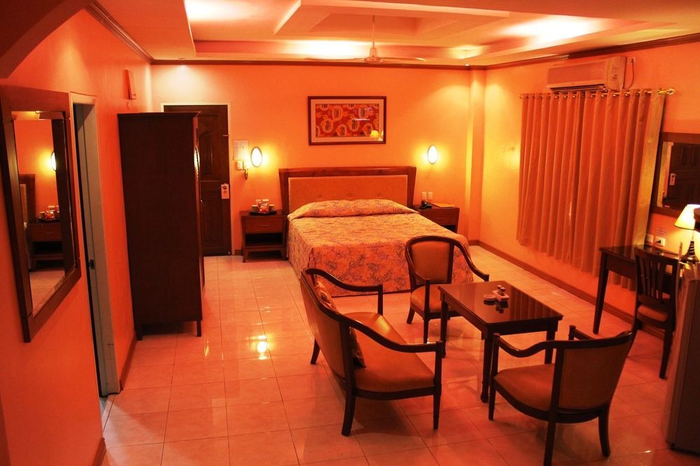 Pacific Breeze And Hotel 3*