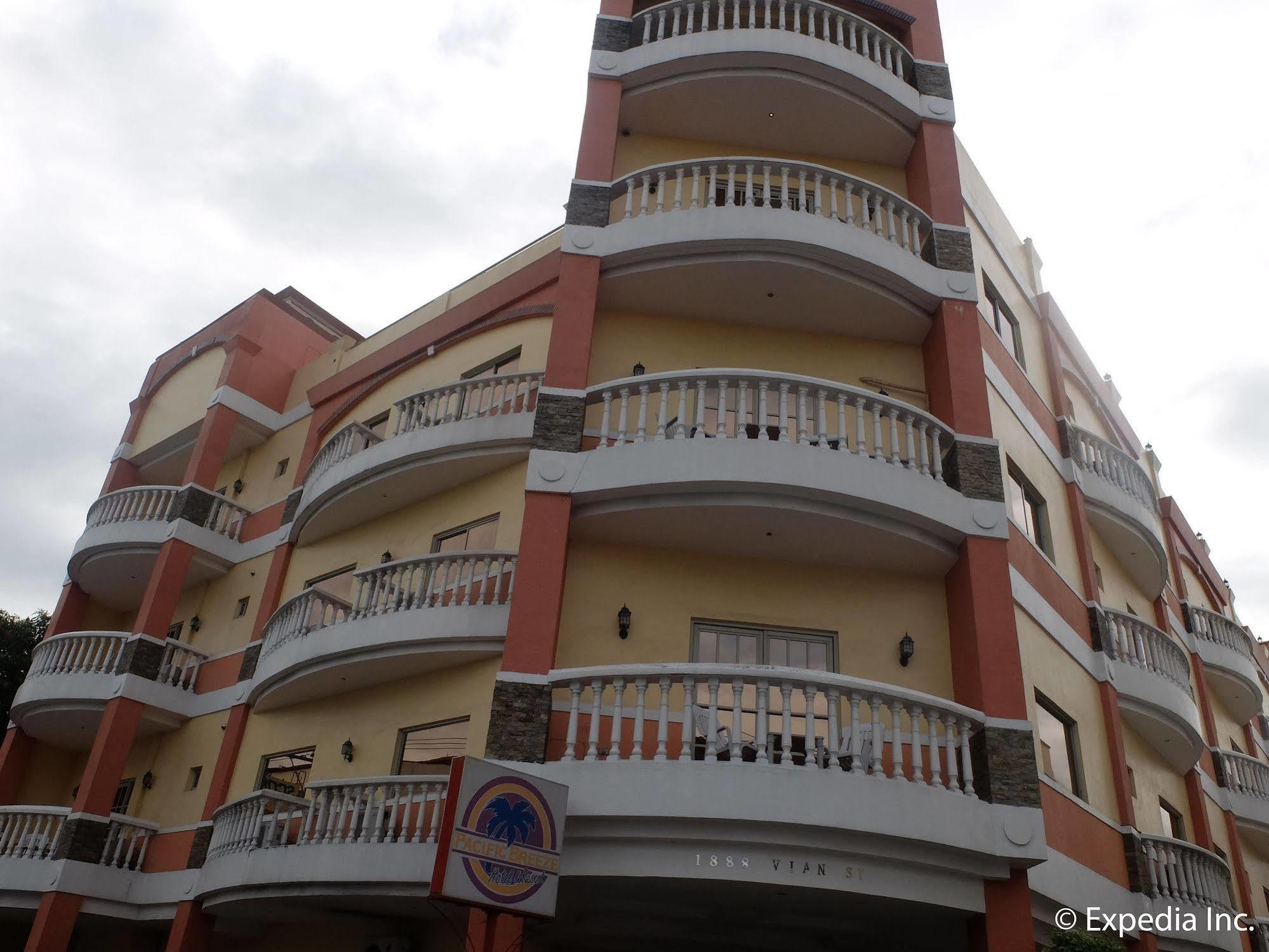 Hotel Pacific Breeze And 3*