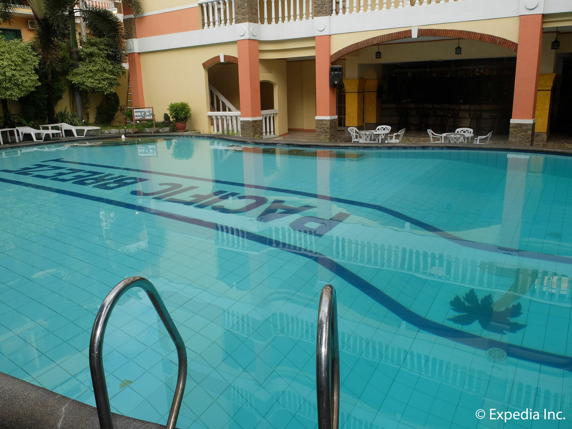 Hotel Pacific Breeze And 3*